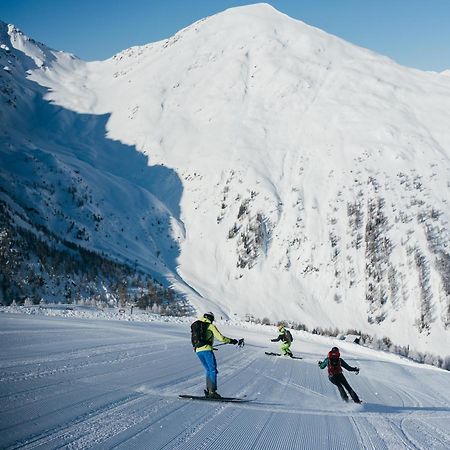 Sporthaus Troger Hotel Sankt Jakob in Defereggen Bagian luar foto