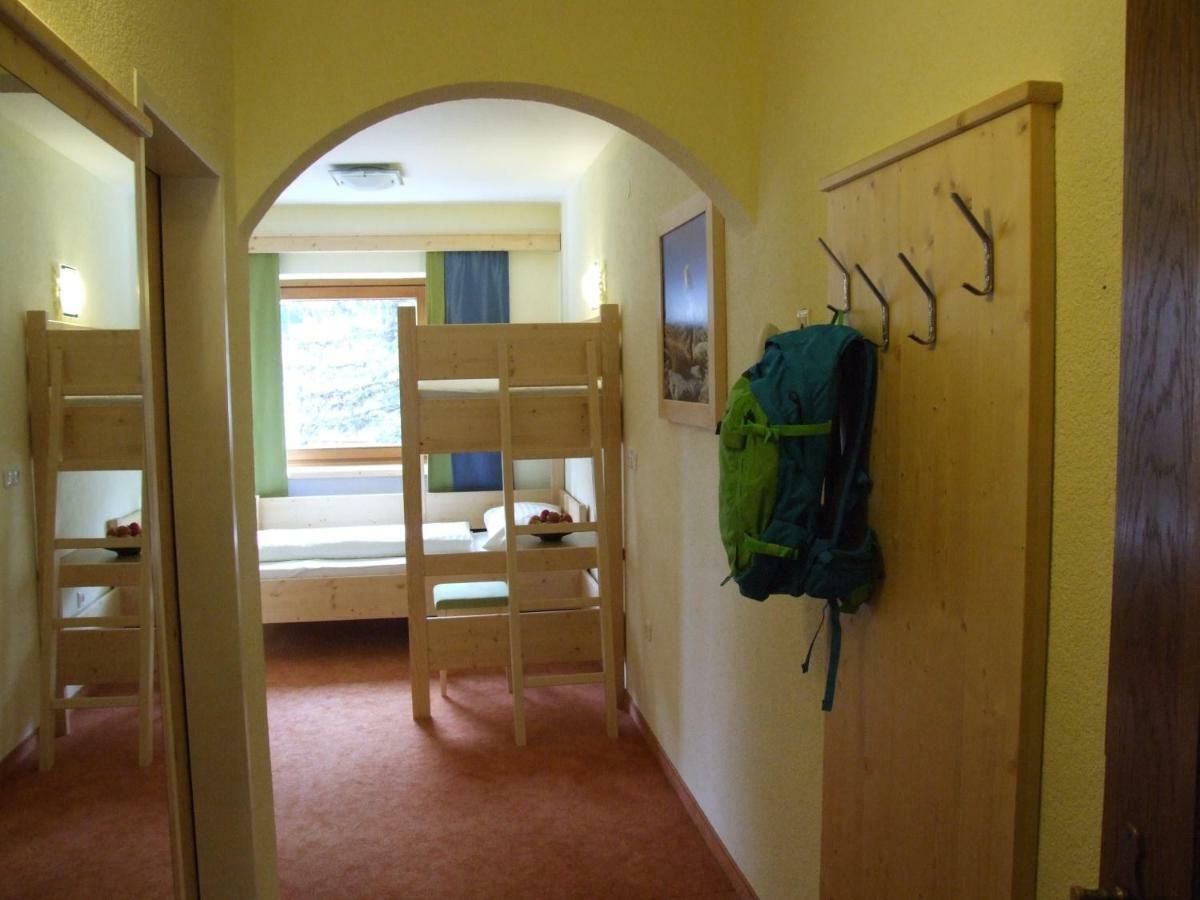 Sporthaus Troger Hotel Sankt Jakob in Defereggen Bagian luar foto