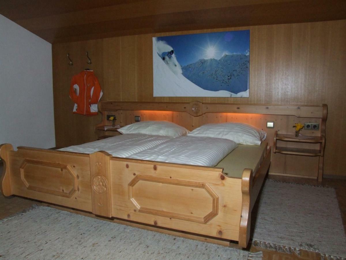 Sporthaus Troger Hotel Sankt Jakob in Defereggen Bagian luar foto