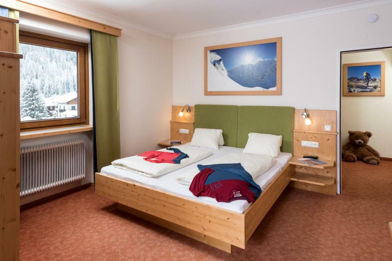 Sporthaus Troger Hotel Sankt Jakob in Defereggen Bagian luar foto