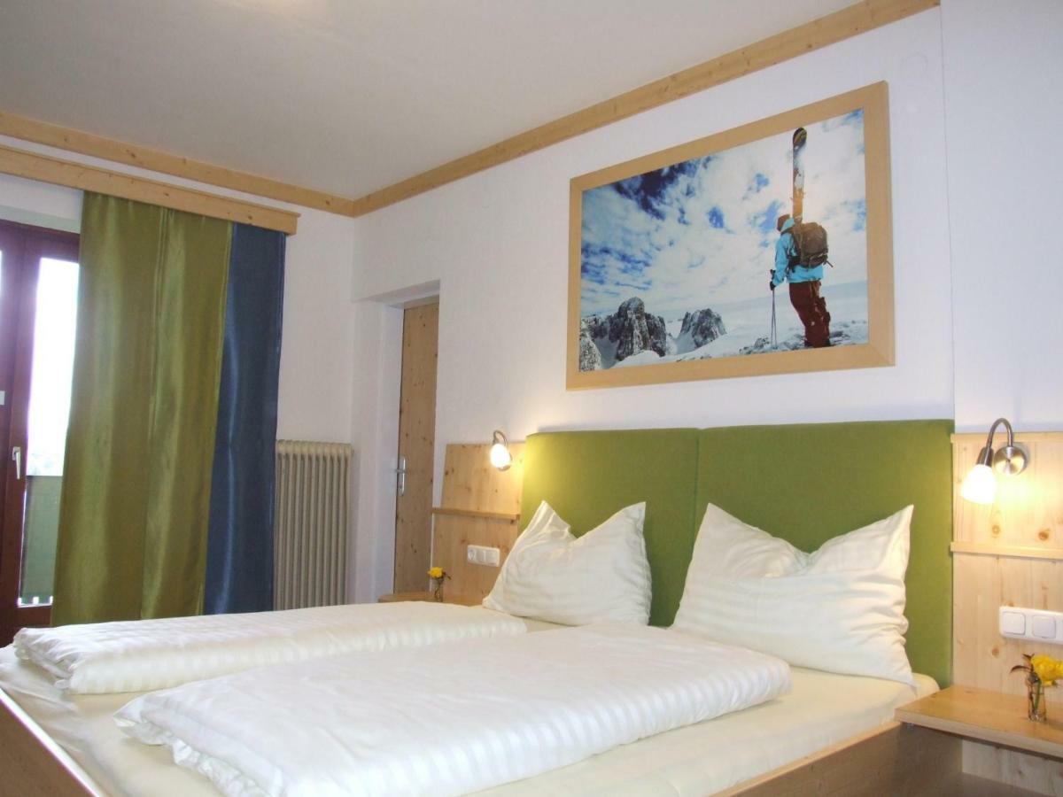 Sporthaus Troger Hotel Sankt Jakob in Defereggen Bagian luar foto