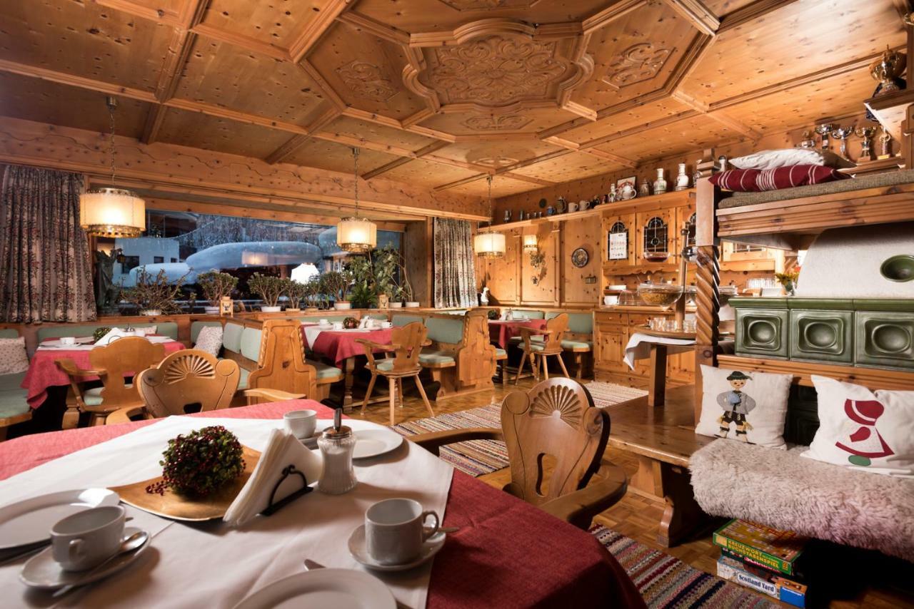 Sporthaus Troger Hotel Sankt Jakob in Defereggen Bagian luar foto